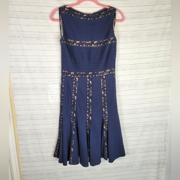 TADASHI SHOJI PINTUCK JERSEY AND LACE DRESS IN NAVY NUDE, SZ SMALL - Picture 2 of 16